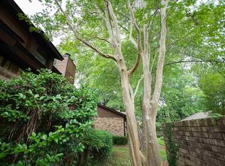 8 Shore Dr, Clinton, MS 39056