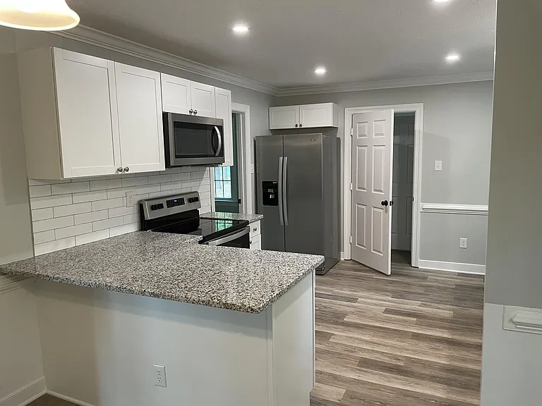 1516 Clearwood Rd — Photo 4