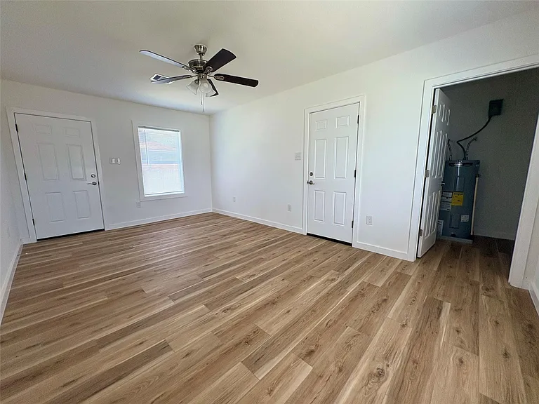 1717 W 4th St — Photo 2