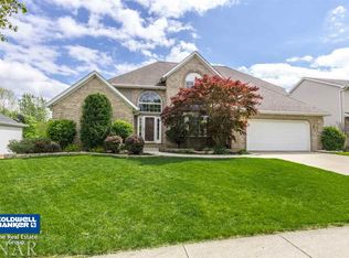 2803 Greenfield Rd, Bloomington, IL 61704