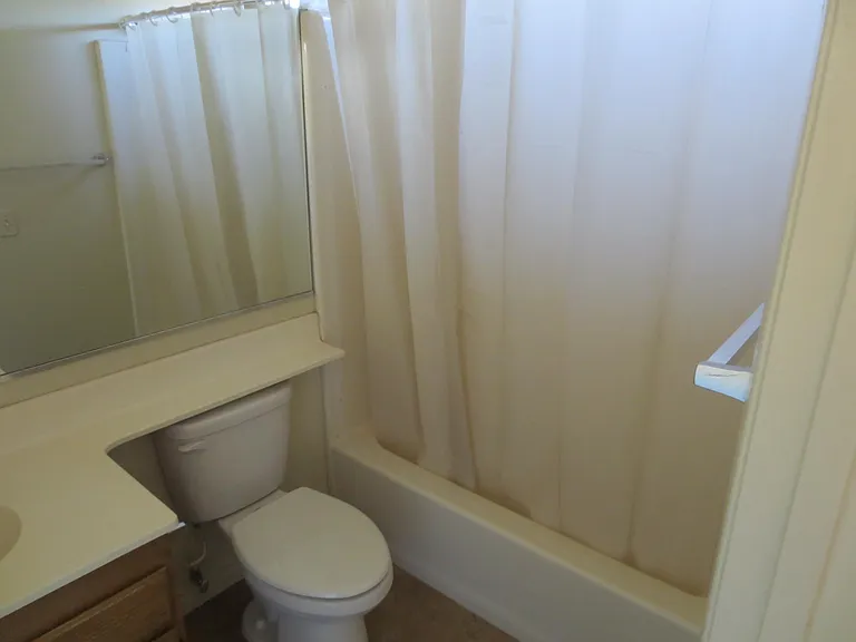 10611 Moorpark St — Photo 7
