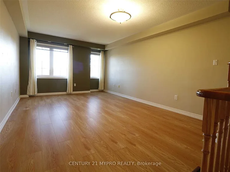 2491 Bur Oak Ave — Photo 9
