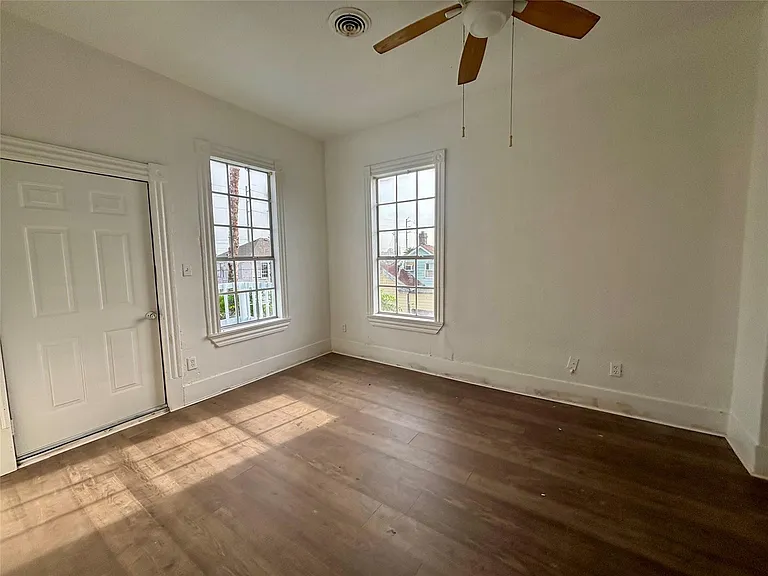 3410 Sealy St — Photo 16