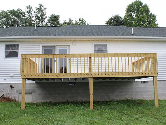 4th image of 1051 Shepherd Ln