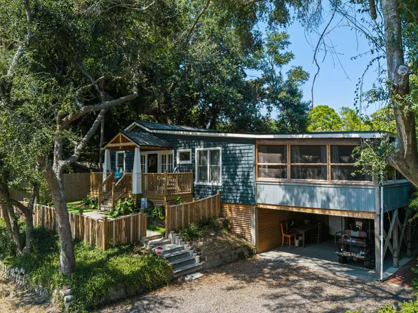 212 E Hudson Ave, Folly Beach, SC 29439