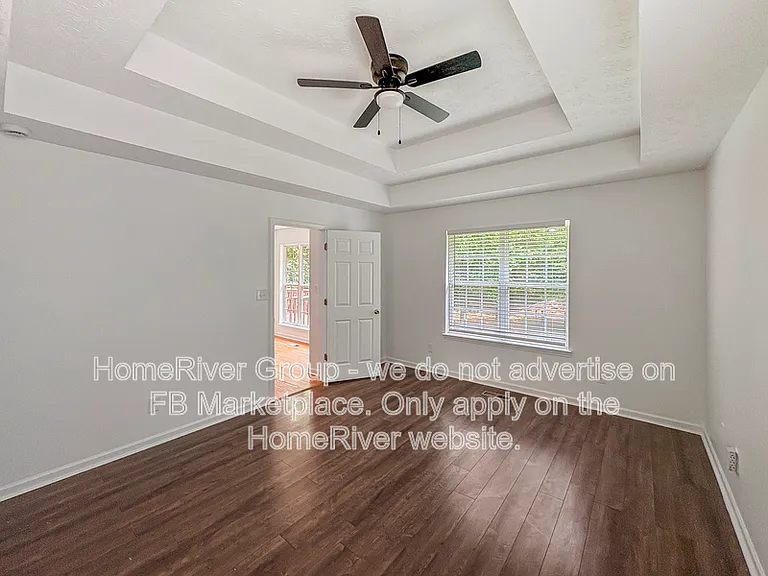 72 Elaine Dr — Photo 8