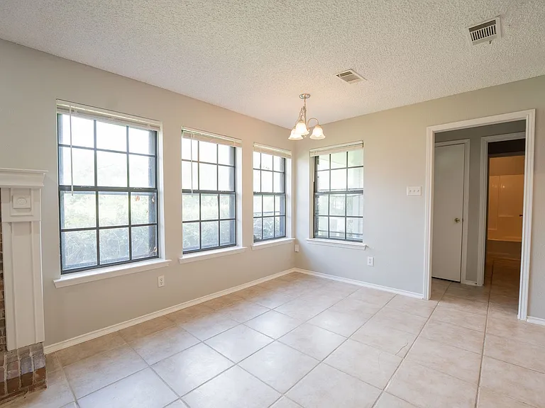 1731 Dynasty Cir — Photo 7