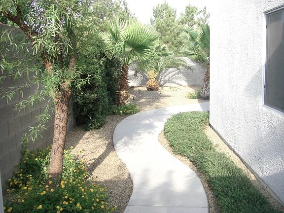 2nd image of 9402 Santa Fe Rose St