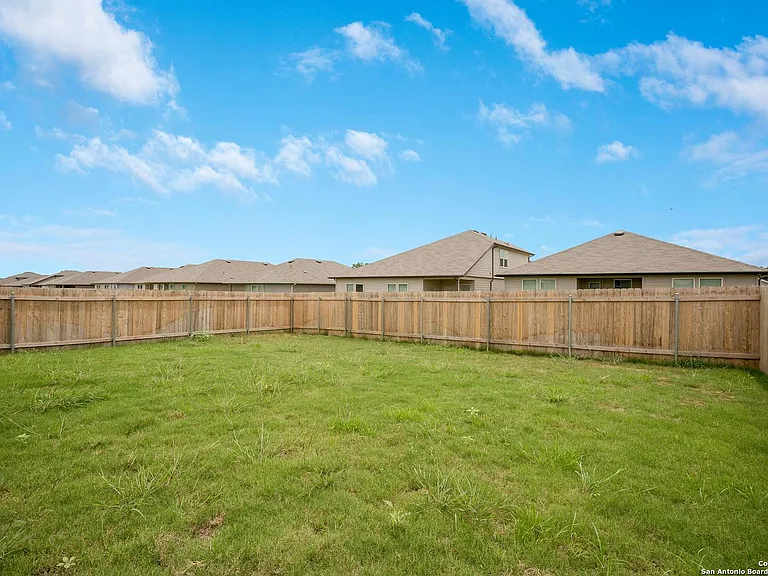 728 Armadillo Dr — Photo 28