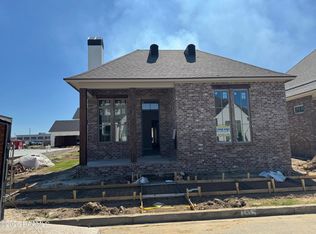 105 Hedgemoore Ct, Youngsville, LA 70592