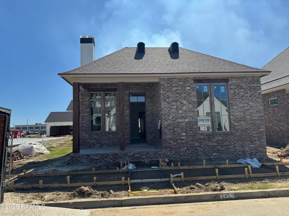 105 Hedgemoore Ct, Youngsville, LA 70592