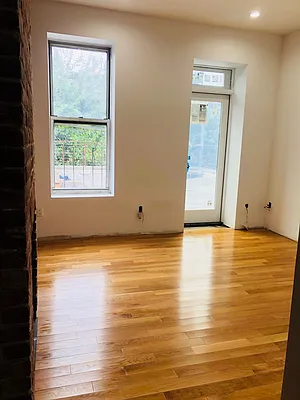 Rented by Michal Kuras, LREB | media 27