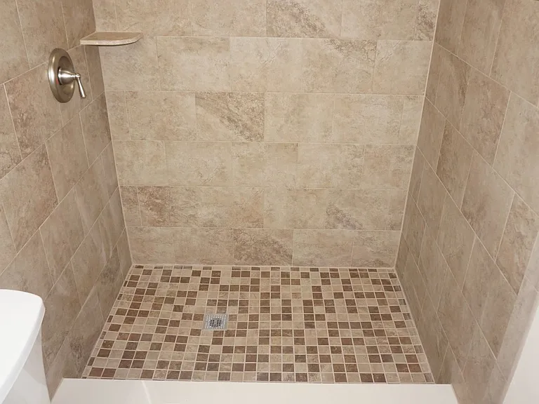 210 Foxwood Dr — Photo 20