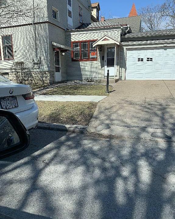 1st image of 825 Elmwood Ave