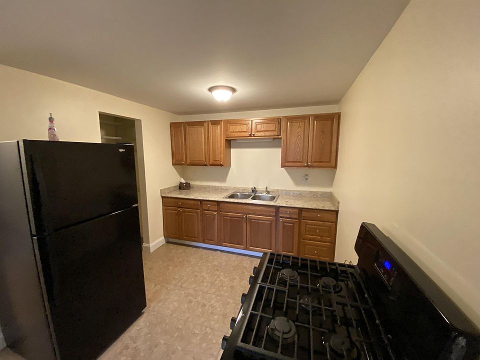 1st image of 5450 Creekside Ct APT C