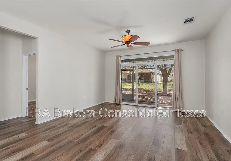 118 Portsmouth Dr — Photo 12