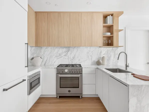 1019 Hancock Street image 2 of 10