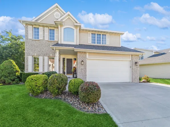 5739 NW 92nd St, Johnston, IA 50131