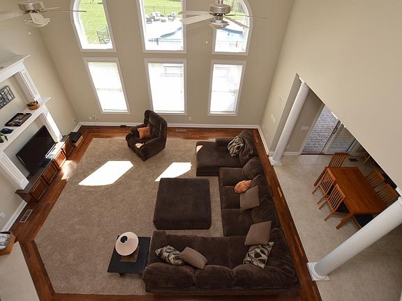 3rd image of 6960 Cross Creek Ln