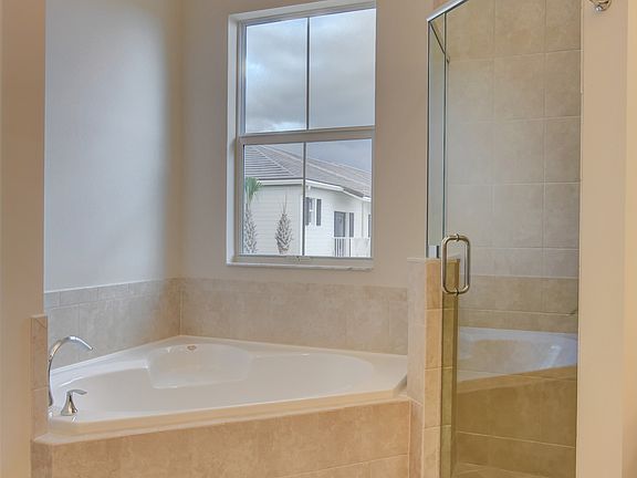 Stunning owner's bath