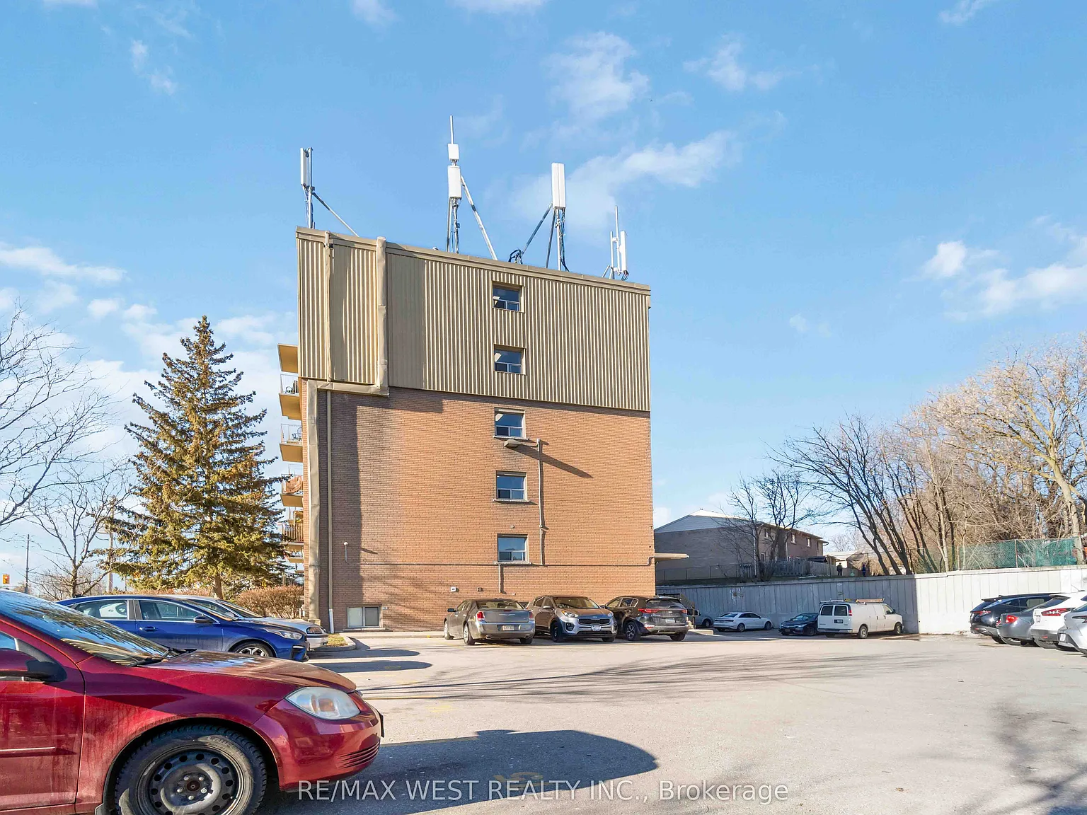 2 bed, $2,000 — Photo 2