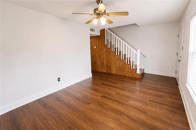 2 bed, 1.5 bath, 1125 sqft, $1,300 — Photo 3