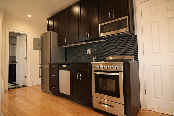 Rented by aptsandlofts.com | media 35