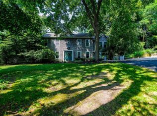 43 Blydenburgh Ln, Stony Brook, NY 11790