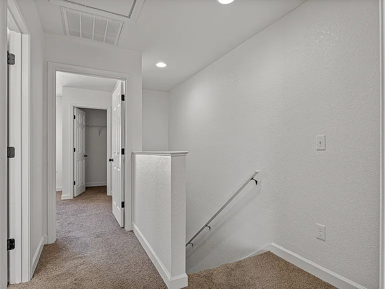 Upstairs Hallway| Deerfield Crossing| Townhome