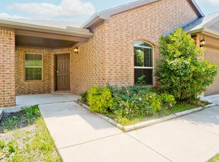 617 Clearbrook St, Azle, TX 76020