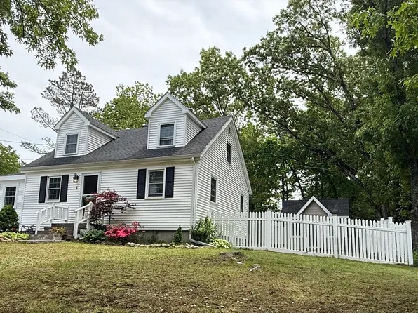 4 Robin Rd, Billerica, MA 01821