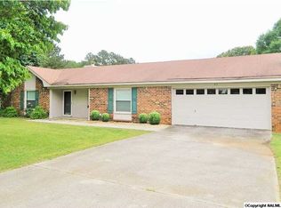 211 S Elton Cir, Meridianville, AL 35759