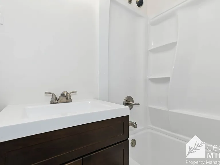 636 N Bluff Ave — Photo 9