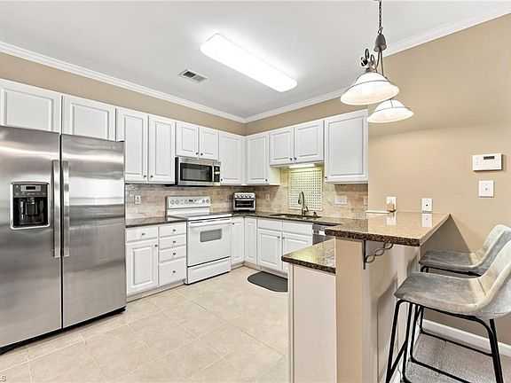 5th image of 6941 Hanesbrook Cir APT 104