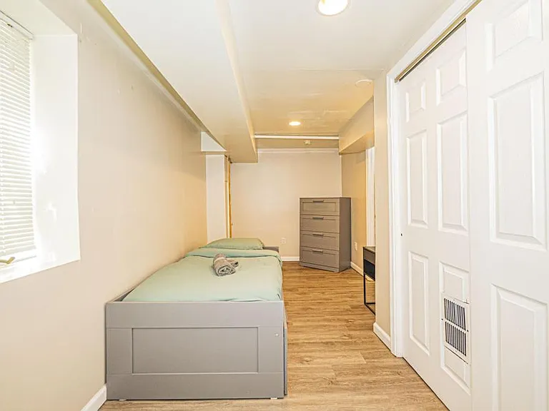 8411 Potomac Ave — Photo 10