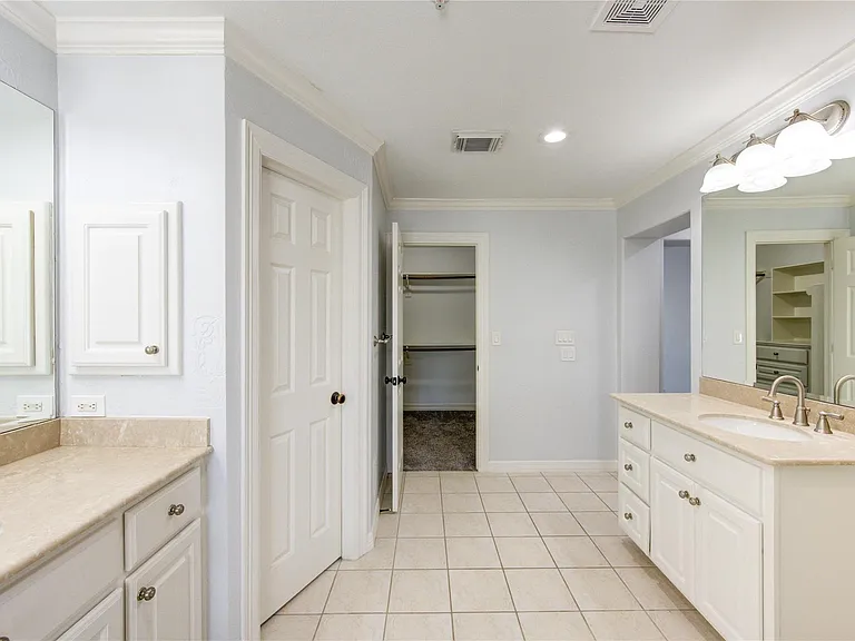 4340 Lake Walk Ct — Photo 33