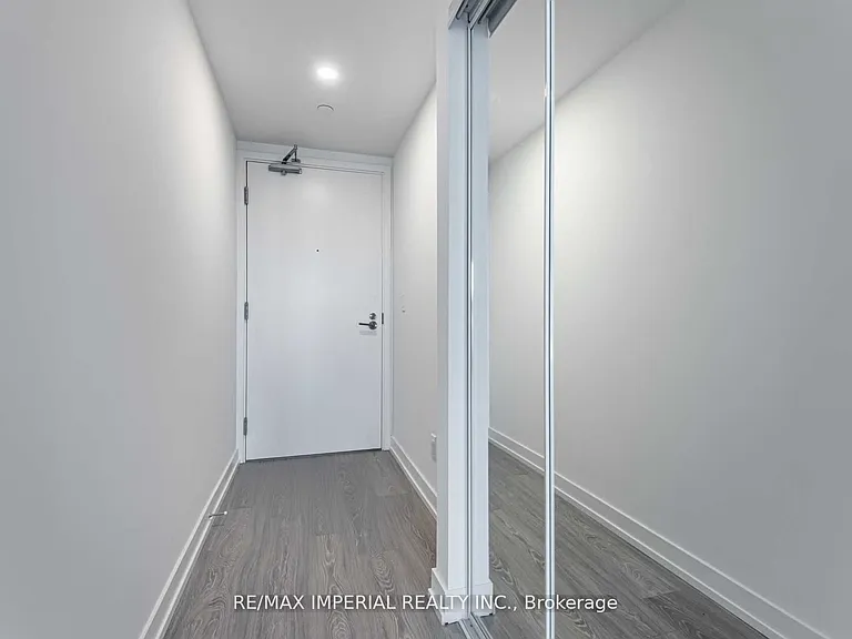 19 Western Battery Rd #2211 — Photo 5