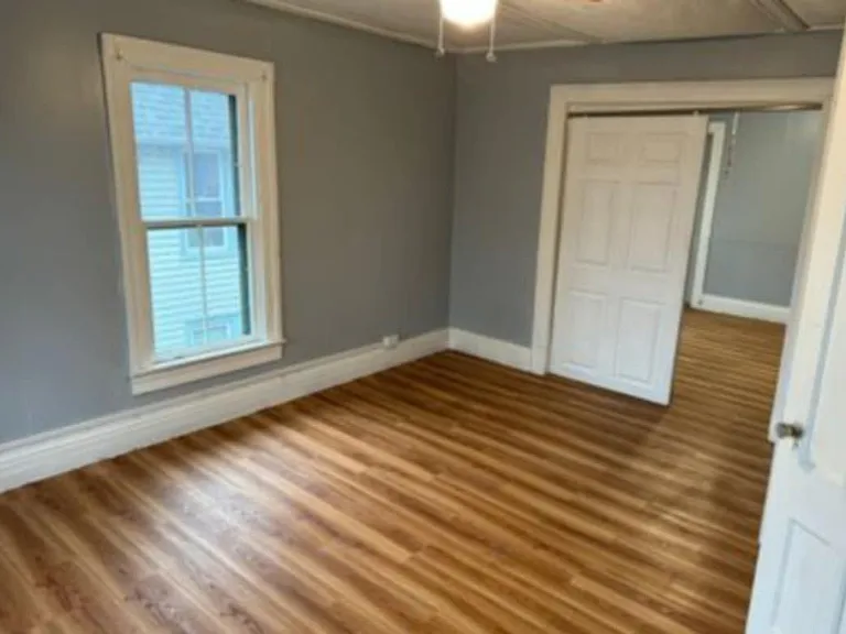 435 Meadow St S — Photo 8