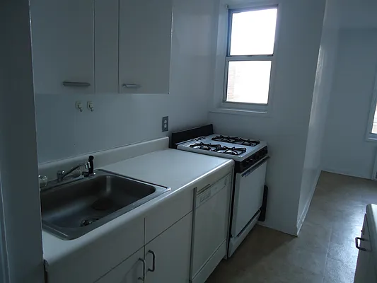 Rented by Nu Place Realty | media 8