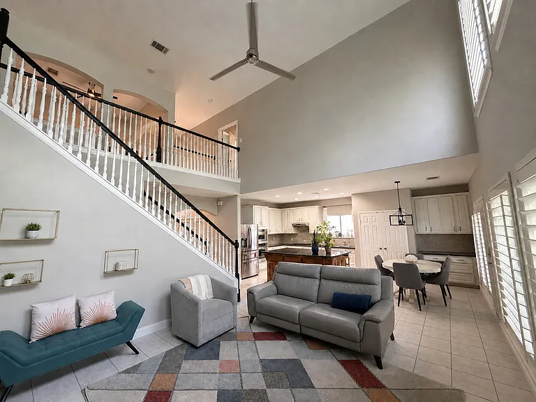 2536 Crenshaw Dr — Photo 11