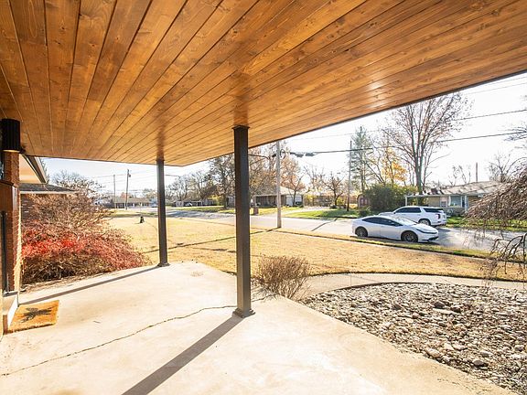 3rd image of 284 Joyce Park Dr