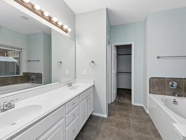 12763 Cardinal Creek Dr — Photo 25