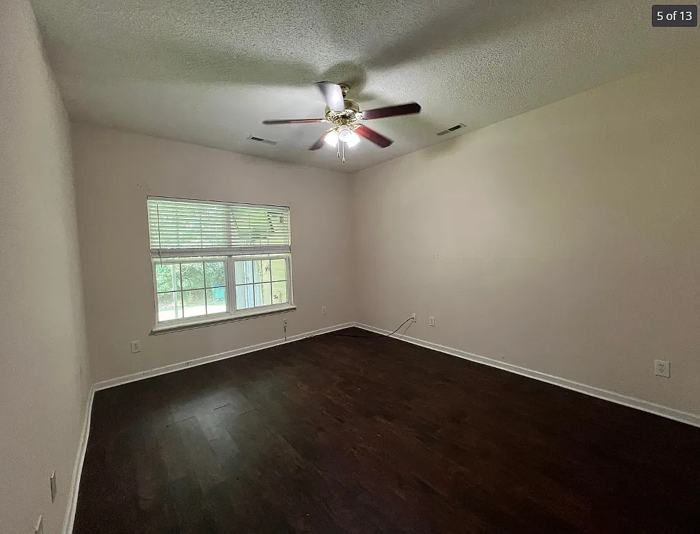 3 bed, 2.5 bath, 1591 sqft, $2,100 — Photo 2