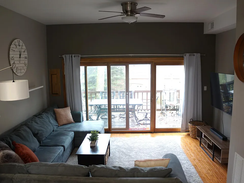 1042 Pennsbury Blvd #1042