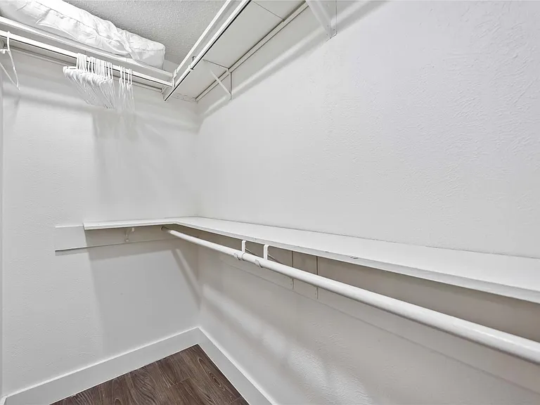 22419 Deville Dr — Photo 21