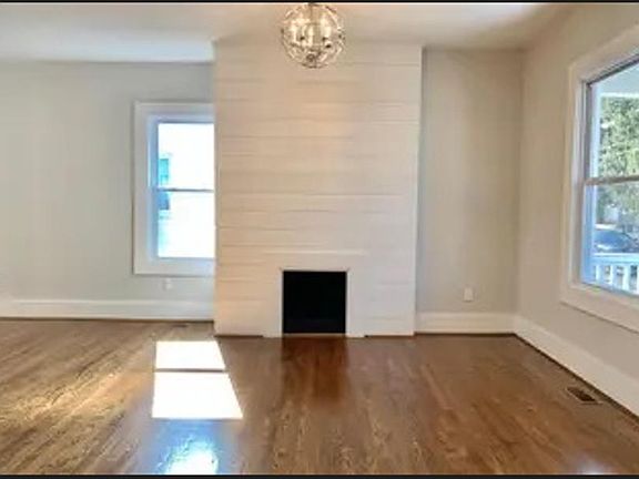 5th image of 3766 Mount Vernon Ave