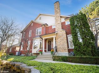4211 Linden Tree Ln, Glenview, IL 60026