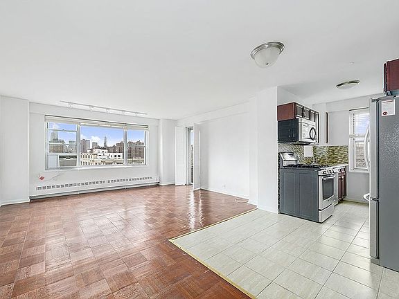 3rd image of 575 Grand St #D1207
