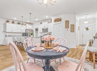 1810 Finch Ln, Cantonment, FL 32533