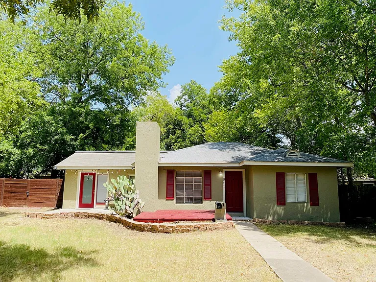 3711 Vineland Dr #A — Photo 1